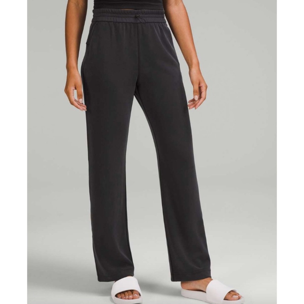 Lululemon Womens Softstreme High-Rise Pant 6 Black Straight Leg